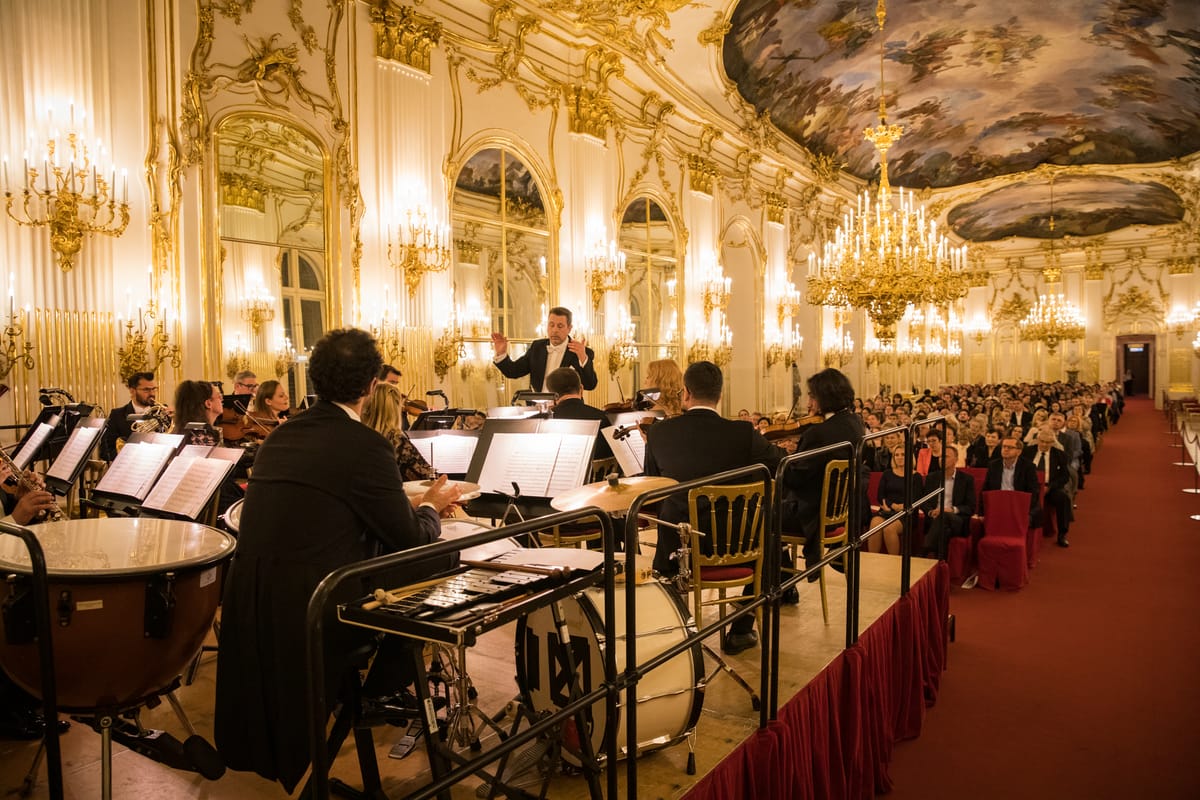 Schönbrunn Palace Concert in the full Great Gallery